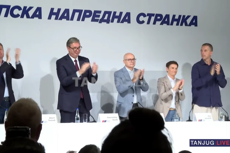 GLAVNI ODBOR SNS ZASEDA U NIŠU! Sednici prisustvuje predsednik Vučić!