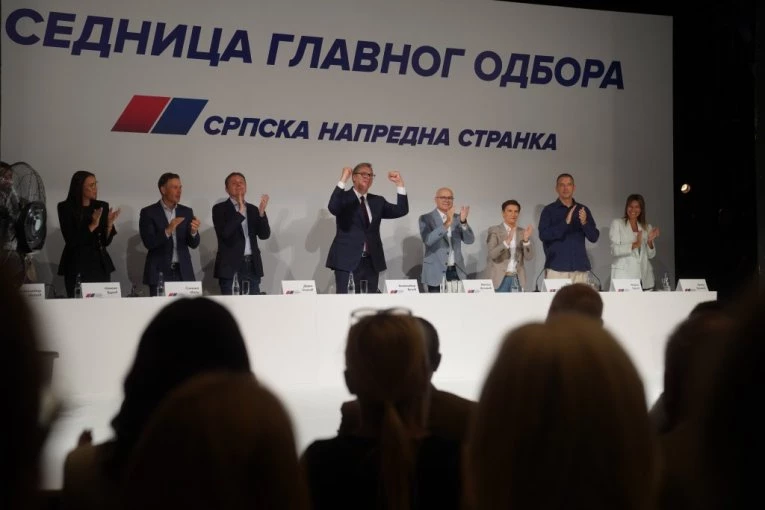 GLAVNI ODBOR SNS ZASEDA U NIŠU! Sednici prisustvuje predsednik Vučić!