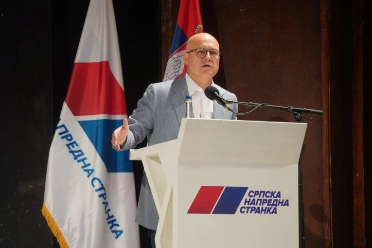 "VRHUNAC POLITIČKOG BESMISLA I OTVORENI NAPAD NA VERSKE SLOBODE!" Lider SNS Vučević oštro reagovao na napade i zabranu kretanja patrijarha Porfirija iz Zagreba!
