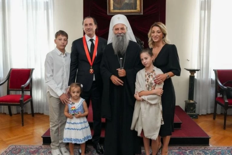 ORDEN SVETOG SAVE OBNOVITELJU HILANDARSKOG PRISTANIŠTA: Patrijarh uručio najviše crkveno priznanje Marku Iviću za dugogodišnju pomoć svetinjama