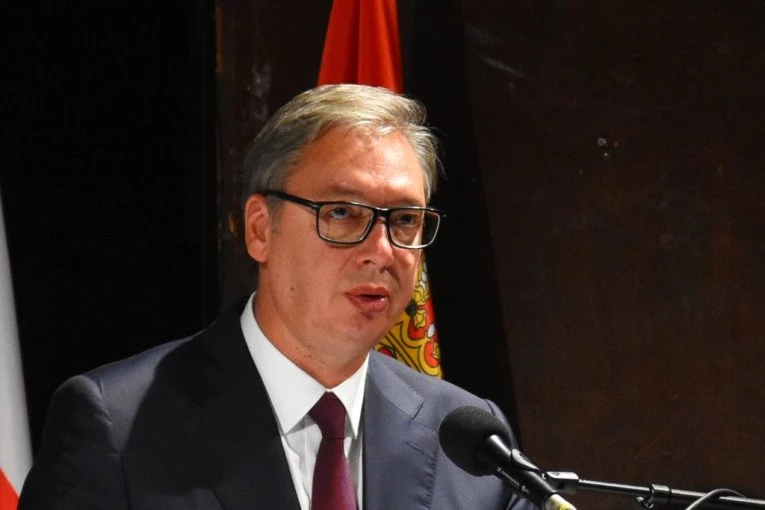 VUČIĆ SE OBRAĆA JAVNOSTI: Predsednik odgovara Briselu, Zagrebu i Sarajevu