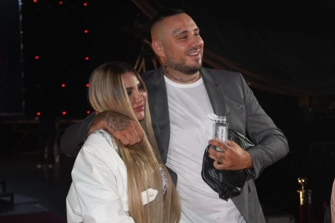 SNIMAK IZ ŠTEKA, ANELI I CAR UHVAĆENI NA DELU! Pao šok-dogovor za izolaciju, tek kreće šou!