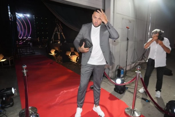 FILIP CAR IZBAČEN IZ KUĆE! Šok-informacija saopštena uživo u rijalitiju - Ukućani u neverici (VIDEO)