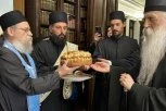 MITROPOLIT BAČKI IRINEJ PROSLAVIO IMENDAN: U Vladičanskom dvoru blagosiljani slavski darovi