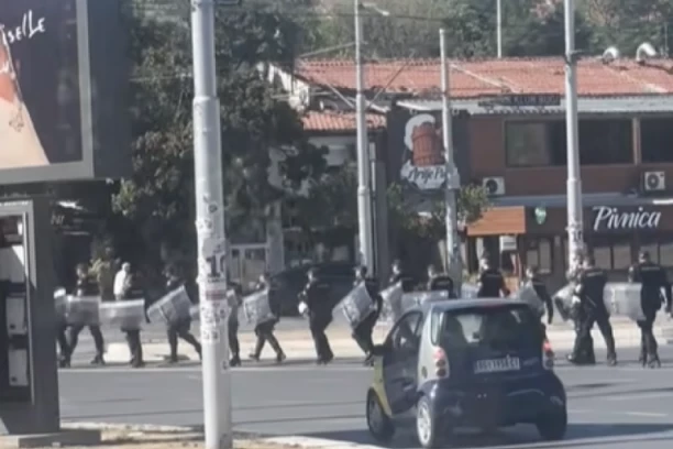 OPSADNO STANJE U BEOGRADU! Raspoređuje se žandarmerija zbog večitog derbija (VIDEO)