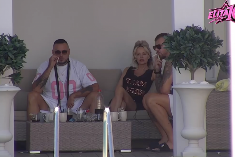 Mirjana Zuzija razgovara sa Carem i Janjušem