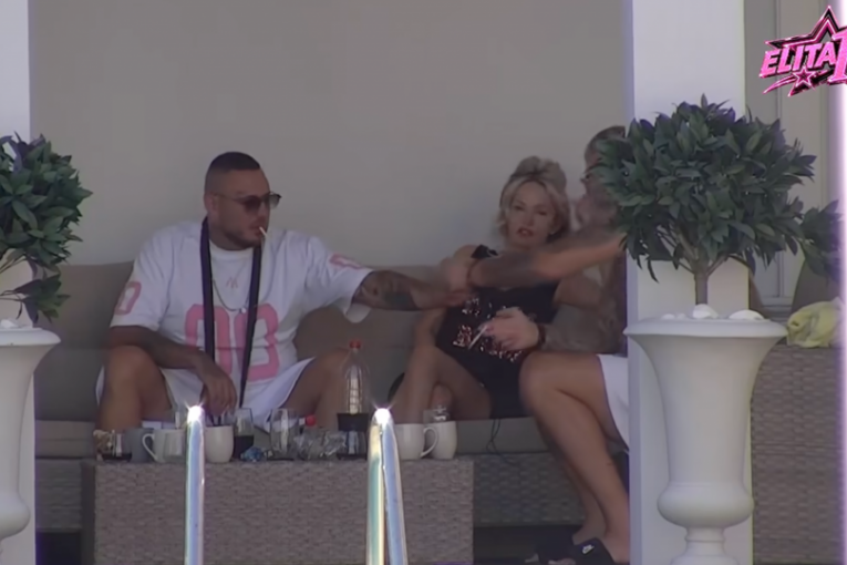 Mirjana Zuzija razgovara sa Carem i Janjušem