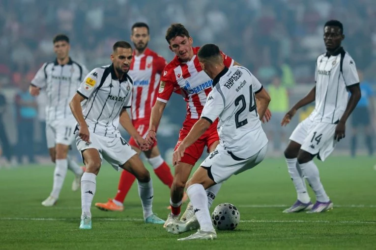 CRVENA ZVEZDA - PARTIZAN: Totalno lud 180. večiti derbi! Crveni karton, penal, preokret - neverovatno šta se sve dešava!