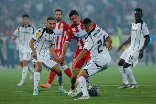 CRVENA ZVEZDA - PARTIZAN: Totalno lud 180. večiti derbi! Crveni karton, penal, preokret - neverovatno šta se sve dešava!