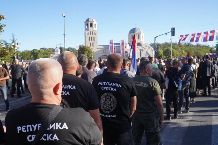 Građani odaju poštu generalu