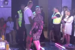 JANJUŠ NASRNUO NA STOJINOG SINA, OBEZBEĐENJE IH JEDVA OBUZDALO: Pevačica mora HITNO da angažuje ADVOKATA!