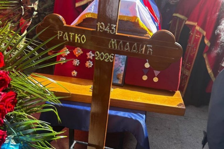 Darko Mladić nosi očevu sablju
