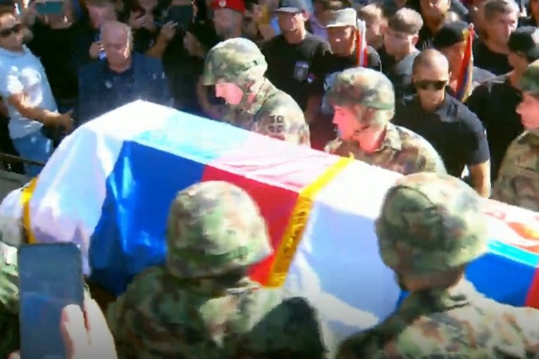 Darko Mladić nosi očevu sablju