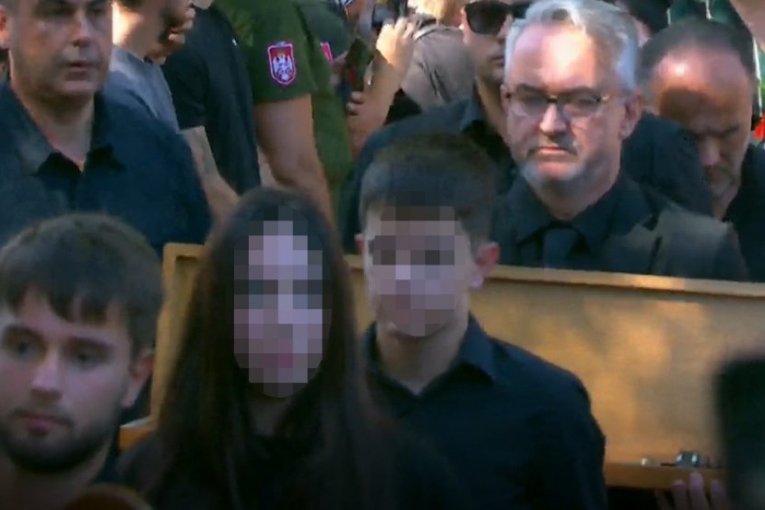 Darko Mladić nosi očevu sablju