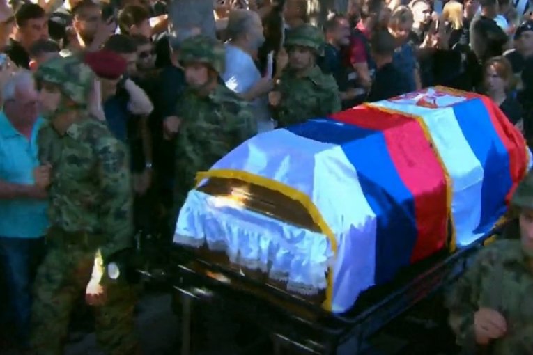 Darko Mladić nosi očevu sablju