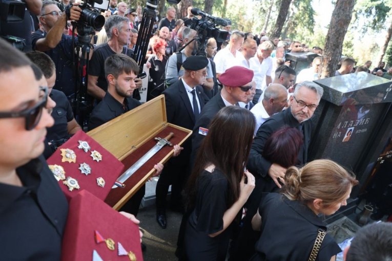 Sahranjen Ratko Mladić
