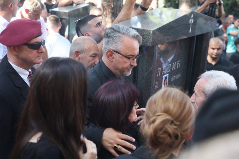 Sahranjen Ratko Mladić