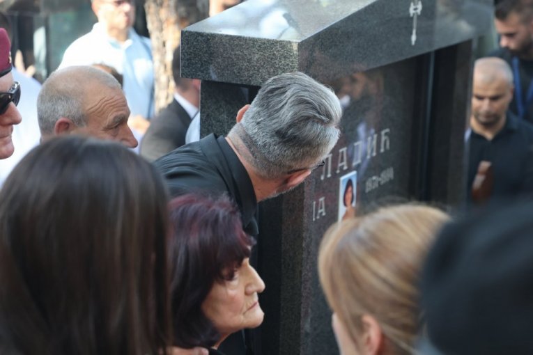 Sahranjen Ratko Mladić
