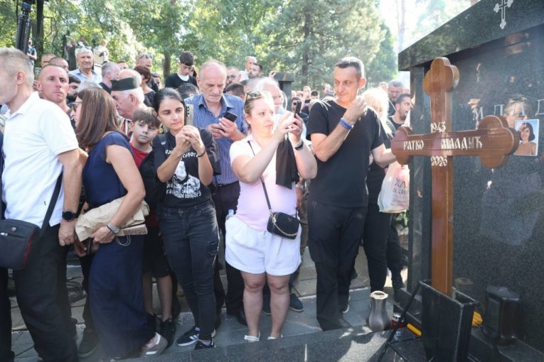 Sahrana Ratka Mladića