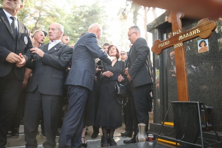 Sahrana Ratka Mladića