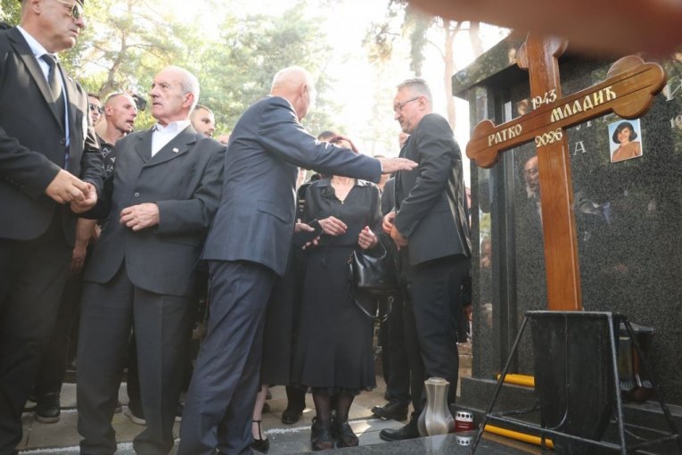 Sahrana Ratka Mladića