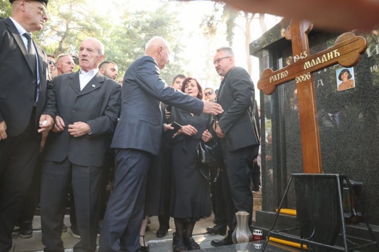 Sahrana Ratka Mladića