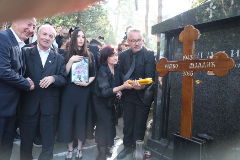 Sahrana Ratka Mladića