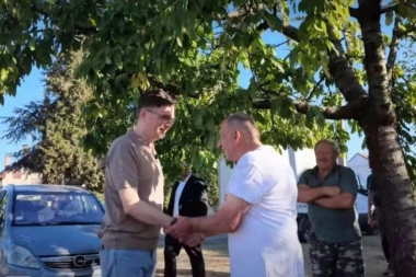 "REČENO-ISPUNJENO, KAKO JE VUČIĆ I OBEĆAO!" Jovanov obišao radove na severu Banata, radnicima doneo osveženje! (VIDEO)