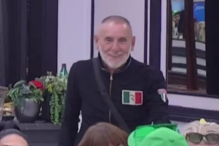 Lepi Mića je vođa