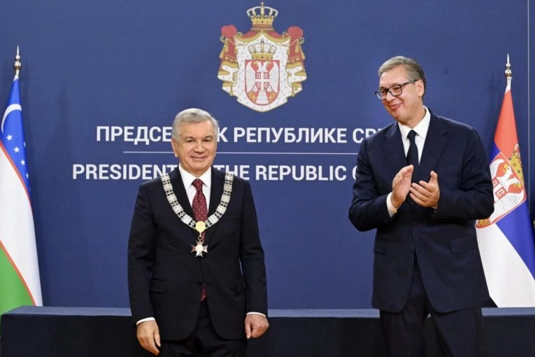 VUČIĆ ODLIKOVAO MIRZIJOJEVA! Predsednik Srbije uručio orden uzbekistanskom predsedniku! (FOTO)