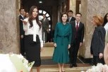 TAMARA VUČIĆ ponovo pokazala šta je stil: Bela košulja i crna suknja - večni klasik, a JEDAN DETALJ privlači svu pažnju (GALERIJA)