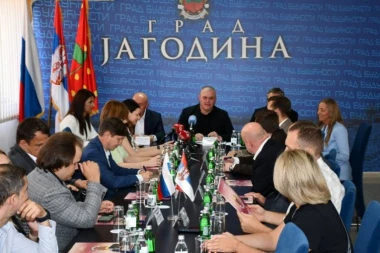 JAGODINU POSETILO DESET PRIVREDNIKA IZ RUSIJE! Dalibor Marković Palma: "Zahvaljujem se gostima iz Rusije što su izabrali da investiraju u Jagodinu!" (FOTO)