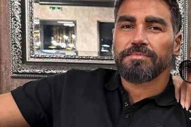 BUGARIN POKAZAO BUJNE SILIKONE: Azis šokirao ogromnim dudama pravo iz kreveta - 600 KUBIKA (FOTO)