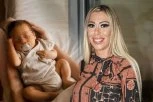 TRUDNA MIMI ORO! Starleta pokazala stomak! (FOTO)
