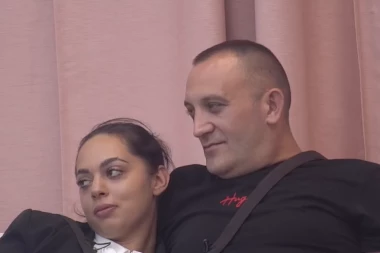 STOJIN SIN NA UDARU: Optužili ga da je LAŽIRAO da je socijalni slučaj, pa ga napali zbog devojke: Mlađa je od tvoje ćerke! (VIDEO)