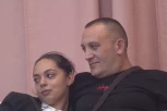 STOJIN SIN NA UDARU: Optužili ga da je LAŽIRAO da je socijalni slučaj, pa ga napali zbog devojke: Mlađa je od tvoje ćerke! (VIDEO)