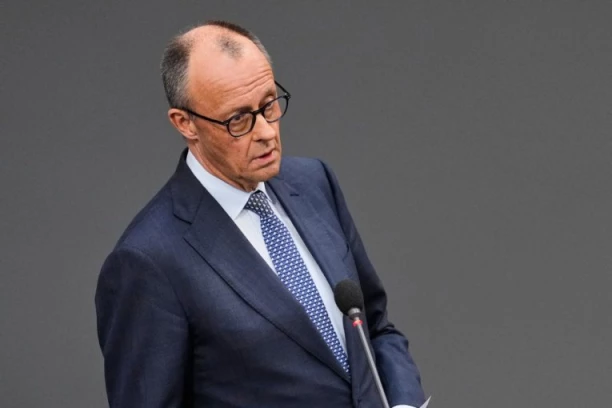 AFD PODNELA KRIVIČNU PRIJAVU PROTIV KANCELARA MERCA: Spomenuo "etničko čišćenje"