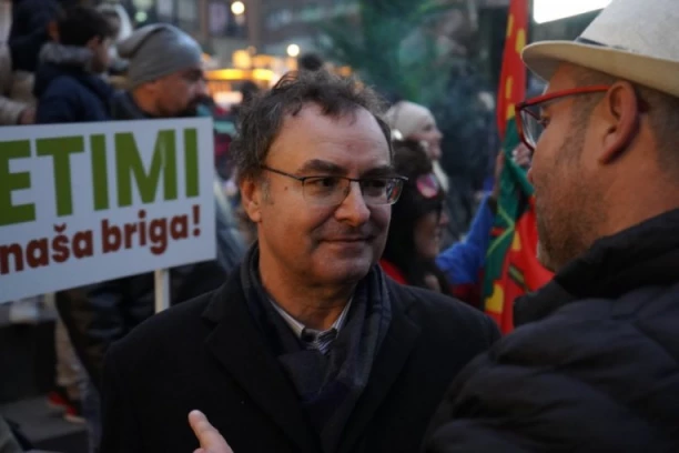 JOVO BAKIĆ OTVORENO POZIVA NA NASILJE I LINČ: Voleo bih da postoji kritična masa i da ih jurimo po ulicama jer oni to zaslužuju (VIDEO)