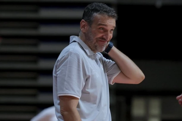 DELIJE NE MOGU DA VERUJU! Povredio se jedan od ključnih igrača Crvene zvezde! (VIDEO)