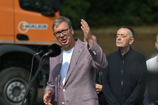 "SANJAMO VELIKE SNOVE I OSTVARUJEMO IH!" Vučić o auto-putu "Vožd Karađorđe": Sa ukupno 82 kilometra, rešavamo sever Šumadije