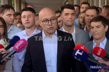 VUČEVIĆ SE ZAHVALIO NARODU! Naprednjaci predali rekordnih 224.557 potpisa: Verujemo u slobodnu i suverenu Srbiju