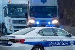ŽENA POGINULA, VOZAČ U TEŠKOM PSIHIČKOM STANJU! Detalji jezive nesreće u Novom Pazaru - NAŠLA SE U MRTVOM UGLU PA PODLETELA POD KAMION!