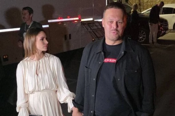 PRVI PUT U JAVNOSTI S TRUDNOM PARTNERKOM: Igor Kojić poveo lepu Hrvaticu na Kebin koncert, ne krije sreću! (VIDEO)