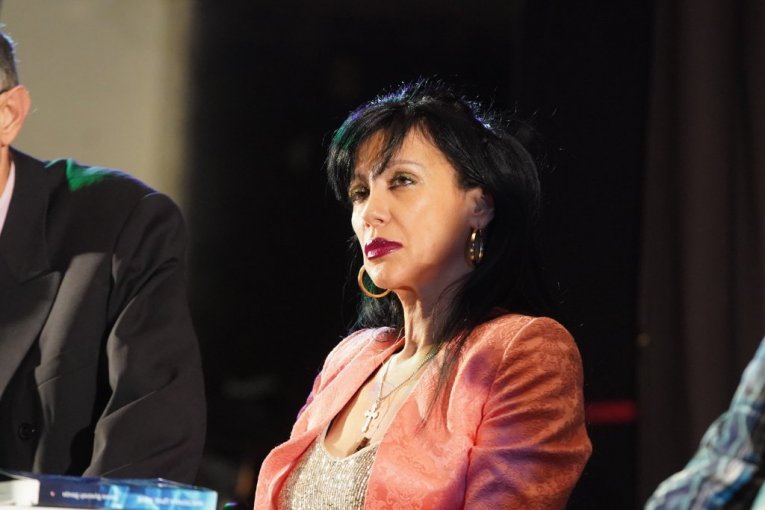 Vesna Vukelić Vendi, pevačica