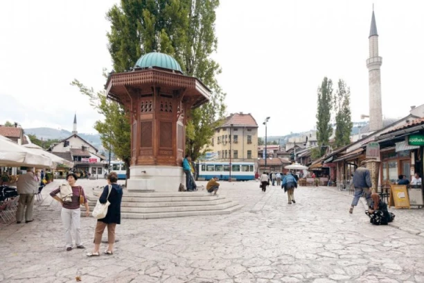 Skandal u Sarajevu: Fudbaler digao tri prsta pa morao da se javno izvini