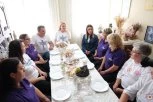 „ŽELIMO UJEDINJENU SRBIJU“ Mesarović obišla Udruženje žena u Rumi i pozvala građane da podrže SNS listu - NARODU JE DOSTA NASILJA I PODELA! (FOTO)