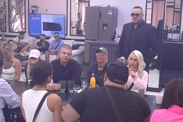 HITNO PREKINUT PROGRAM NA PINKU - CAR DOVEO LAURU DO PUCANJA! Niko nije ni sanjao da će ovo uraditi, ona ga oduvala pred svima!