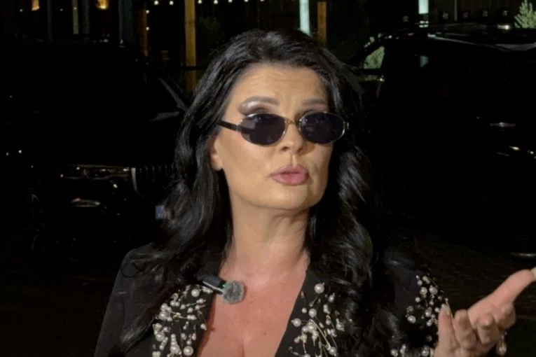 "NE STAVLJAJU MI VIŠE PRISLUŠKIVAČE U AUTO!" Šokantno priznanje Maje Marijane o JEZIVOJ PROŠLOSTI, a onda je zbog SILIKONA brutalno zapušila usta svima!