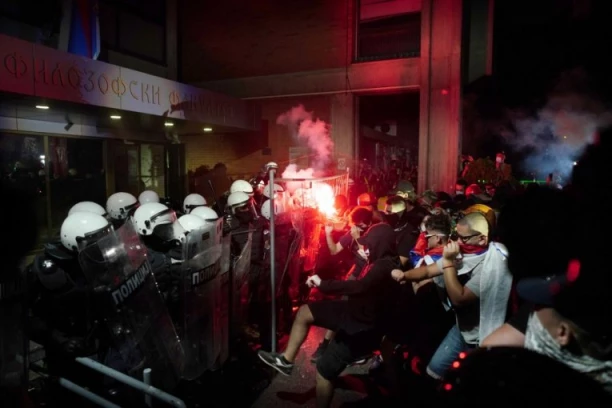 BLOKADERSKI MEDIJI POTVRĐUJU: "Studentska" lista nema nikakvu politiku, nemaju odgovore ni na jedno ključno pitanje za građane Srbije!