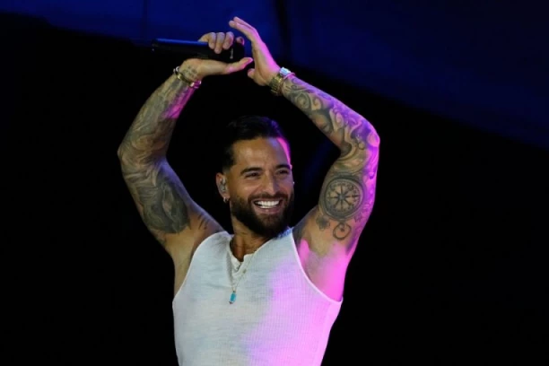 MALUMA DOBIO SINA: Latino zavodnik podelio radosne vesti!
